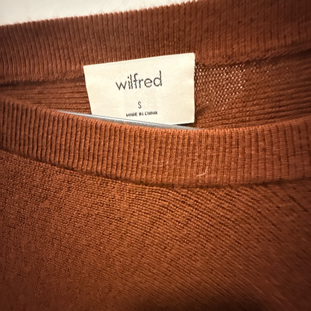 Size Small - Picture 2 of 2